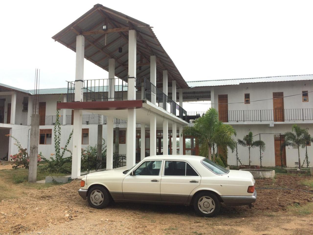 Hotel Bundala Park Weligatta エクステリア 写真